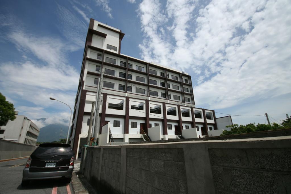Fair Tale Motel - Sea Kota Hualien Bagian luar foto